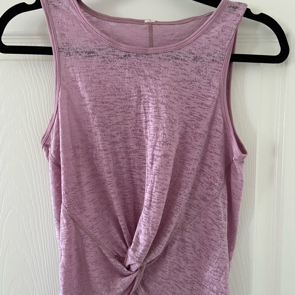 LULU LEMON pink cropped tank size 4